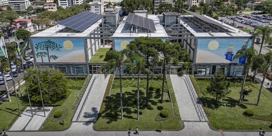Curitiba tem 100 vagas de estágio para estudantes em maio