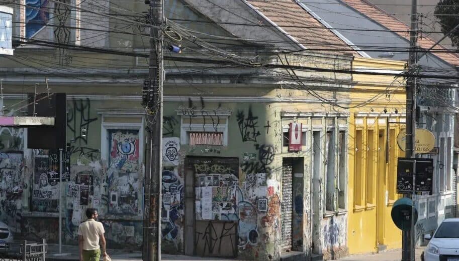 Projeto de lei quer aumentar valor da multa por pichação em Curitiba