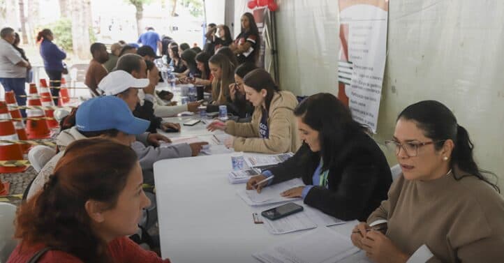 Mutirão do Emprego no Pinheirinho oferta 7 mil vagas nesta quinta-feira (14)