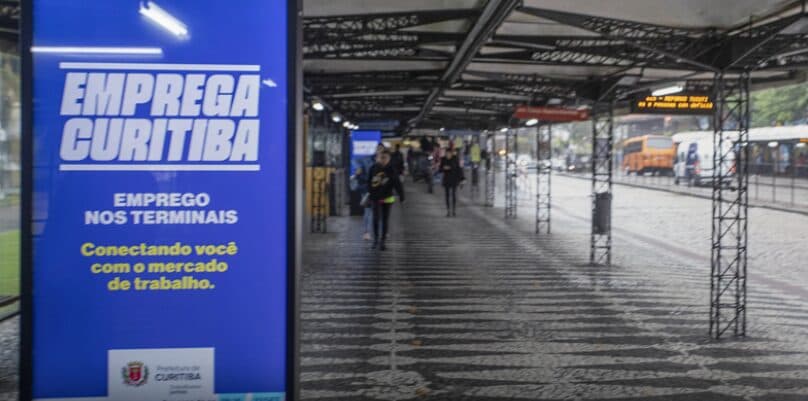 Curitiba oferece vagas nos 22 terminais de ônibus