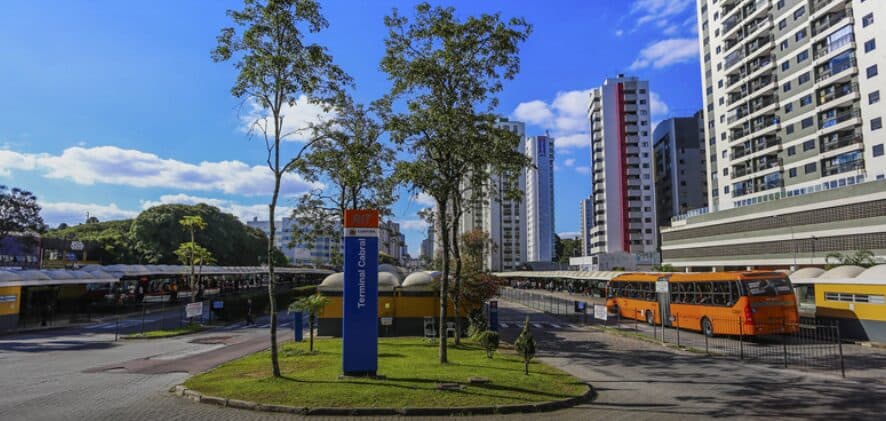 Nova linha de reforço entre os terminais Portão e Cabral entra em operação na segunda-feira (25)