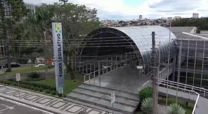 Projeto de lei propõe que vereadores recebam o salário mínimo no próximo mandato