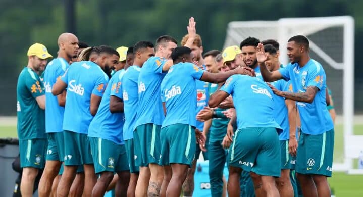 Brasil faz treino com foco no Japão sem oito titulares