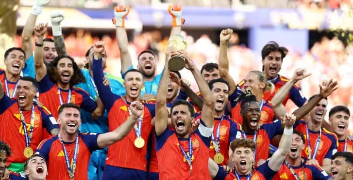 Campeã mundial, Espanha se isola com a maior sequência invicta da história do futebol de seleções