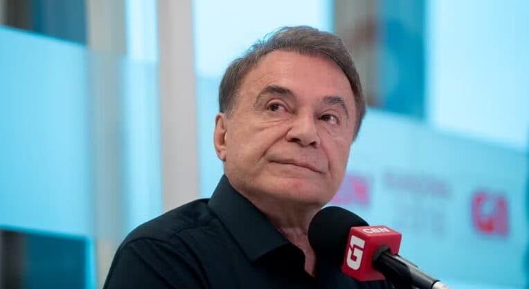 Líder nas pesquisas para o Senado no Paraná, Álvaro Dias desiste de candidatura