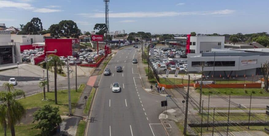 Mário Tourinho tem faixa exclusiva do ônibus bloqueada para obra de pavimentação