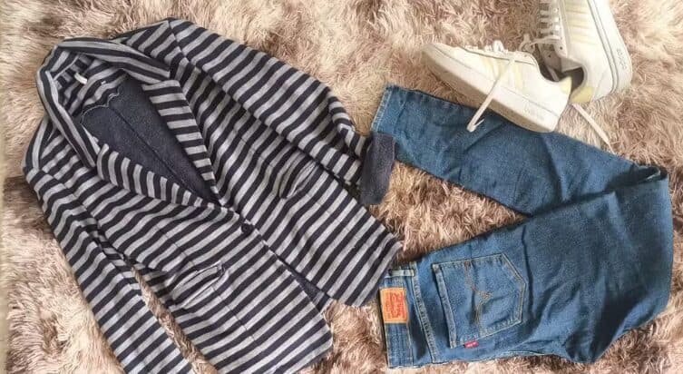 Bazar beneficente tem roupas, acessórios e itens de cama, mesa e banho a partir de R$ 5, em Curitiba
