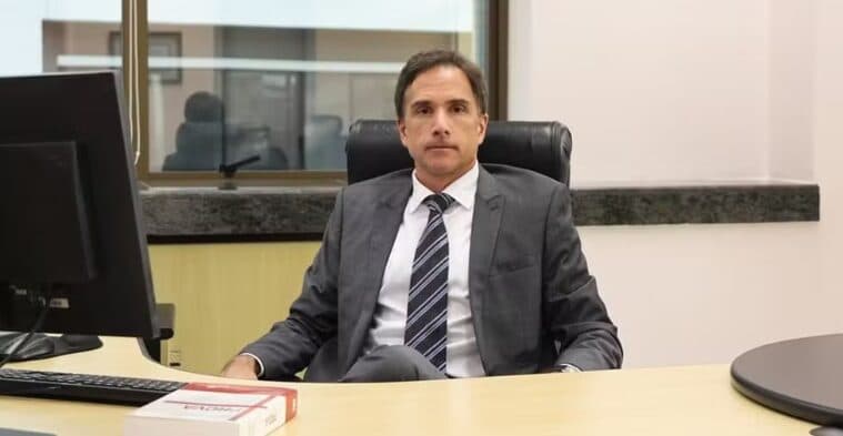 TRF-4 impõe perda do cargo a Eduardo Appio, ex-juiz da Lava Jato suspeito de furto de champanhe