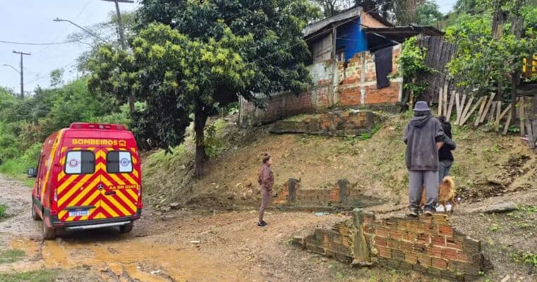 Aumenta para quatro o número de mortos após chuvas no Paraná; dois estão desaparecidos