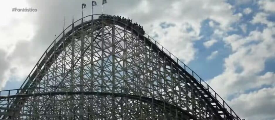 Jovem perde movimentos após andar em montanha-russa do Hopi Hari
