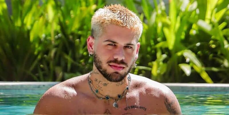 Zé Felipe mostra novo visual após ‘acidente’ ao se barbear