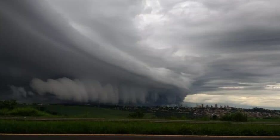 Paraná está sob alertas de tempestade neste fim de semana, com risco de granizo e ventos de até 100 km/h