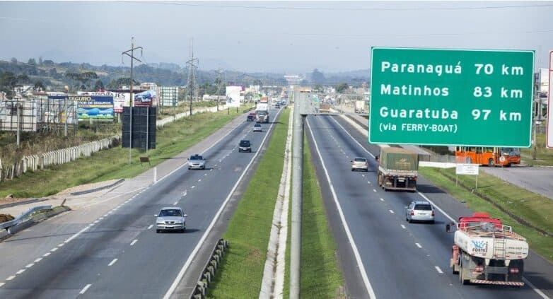Feriado de Nossa Senhora Aparecida deve levar mais de 1 milhão de veículos às rodovias do Paraná