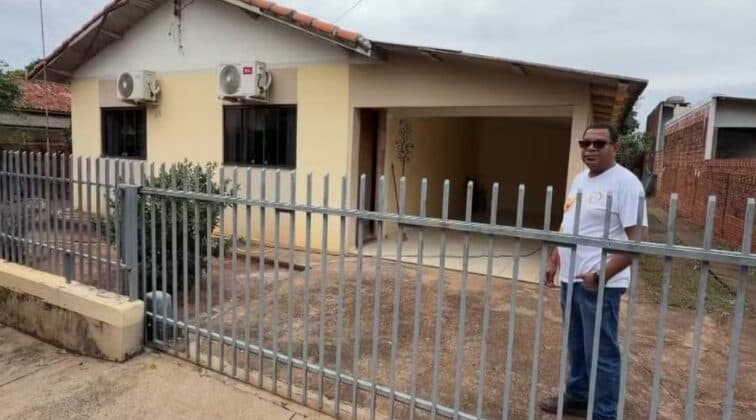 Padre fica ferido ao reagir a assalto em casa paroquial