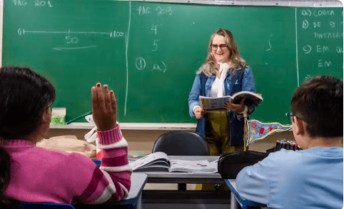 Rede municipal de Curitiba deixará de ofertar turmas do 6º ao 9º ano do Ensino Fundamental; veja perguntas e respostas
