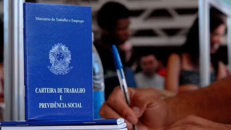 Desemprego cai no Brasil e atinge menor taxa para o terceiro trimestre em 14 anos