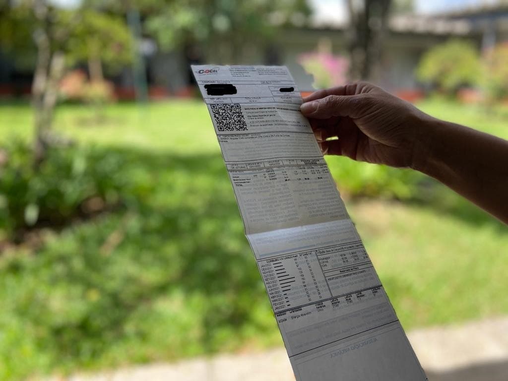 Moradores de Campo Largo que tiveram cobranças duplicadas na fatura de energia serão reembolsados; entenda