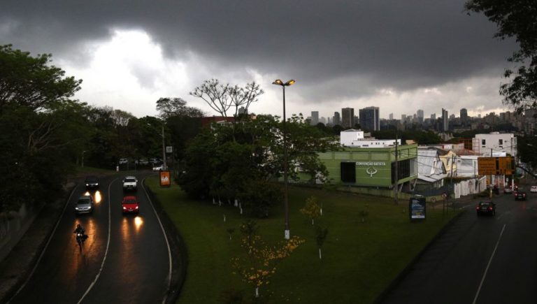 Tempo instável e risco de temporal em Curitiba nesta terça ...