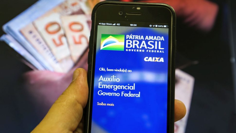 Auxílio emergencial deve ser declarado no IR 2021 por quem recebeu mais