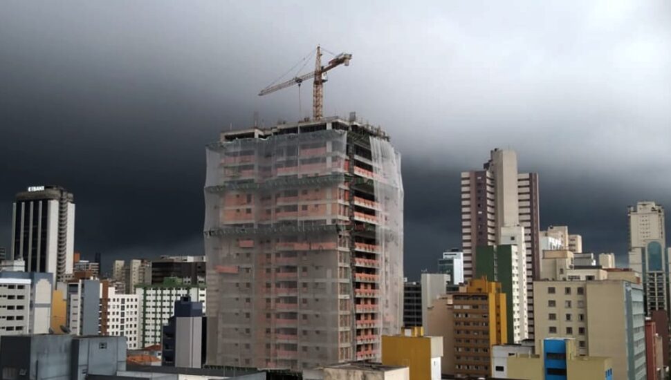 Muita Chuva Curitiba Tem Alerta De Perigo Para Tempestades Ventos